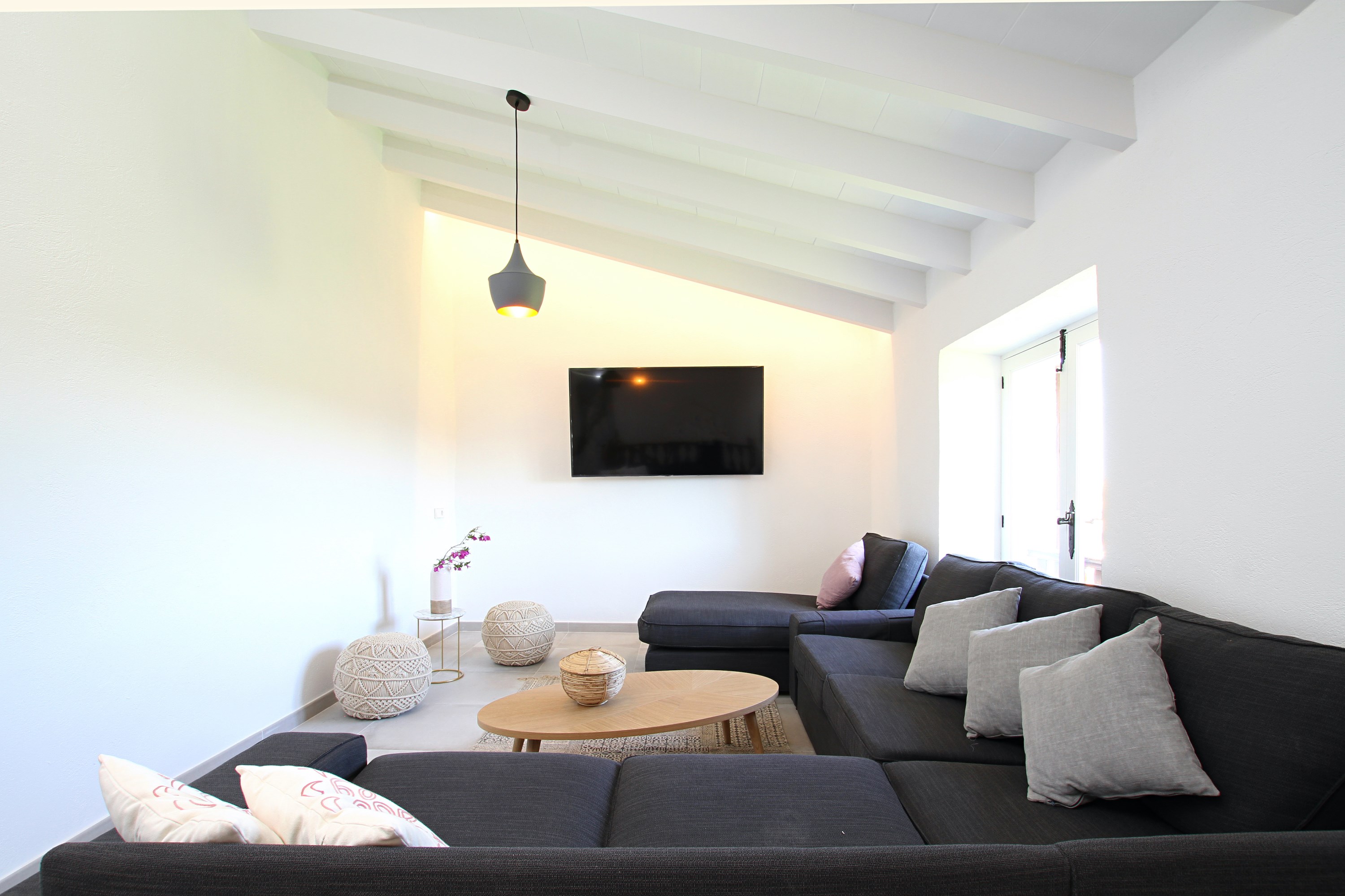 Salon living area